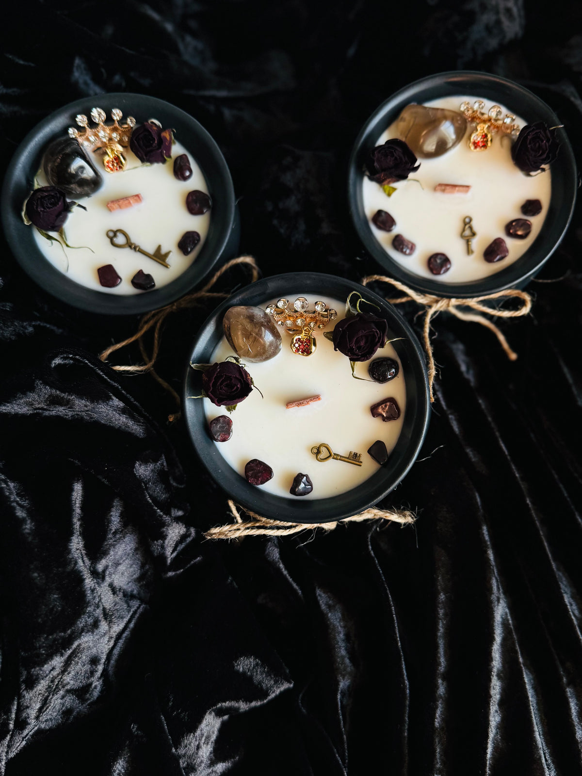 The Queen’s Return Cauldron Candle