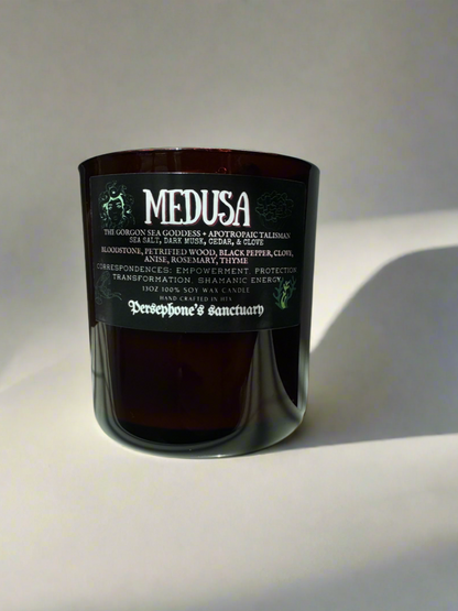 THE MEDUSA CANDLE